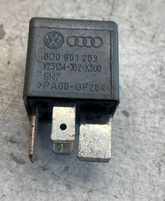 Audi A2 Other relay 8d0951253