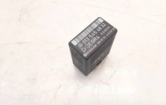 Mercedes-Benz E W124 Other relay 0135454832 898690000