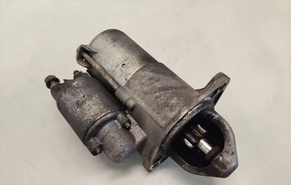 Opel Insignia A Starter motor 