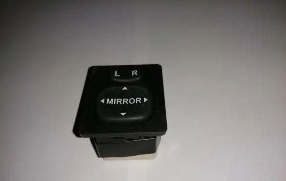 Toyota Auris E180 Wing mirror switch 183574