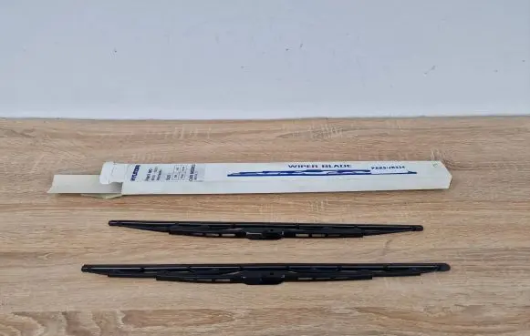 Hyundai Lantra I Windshield/front glass wiper blade 9999X-28301