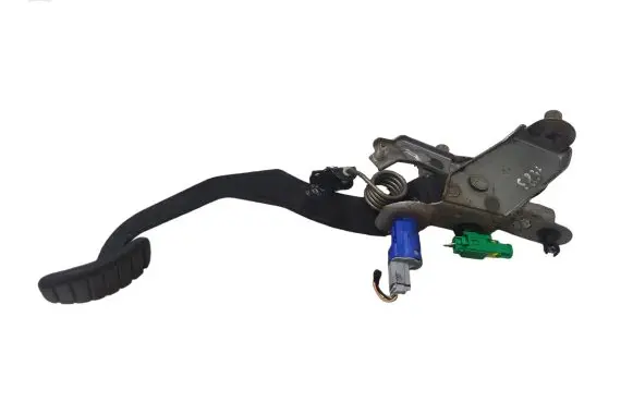 Renault Clio III Brake pedal