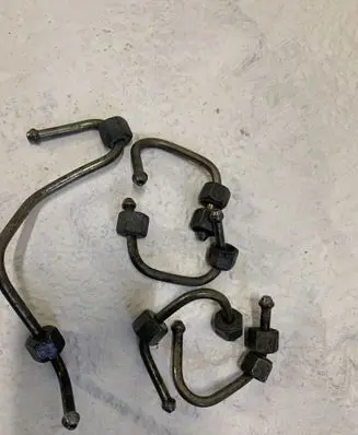Renault Megane II Fuel injector supply line/pipe 