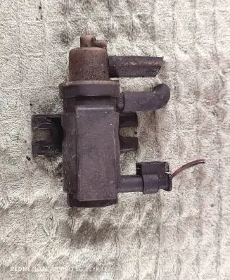 Mercedes-Benz C W204 Turbo solenoid valve A0091533128 70078208 101229