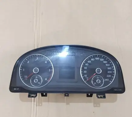 Volkswagen Touran II Speedometer (instrument cluster) 1T0920875J