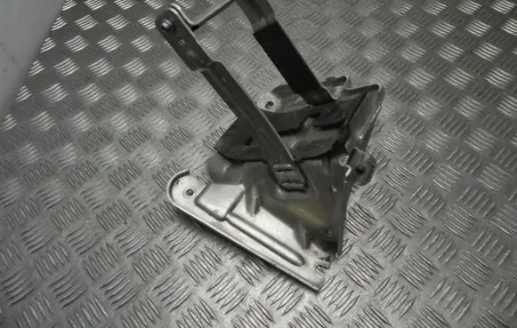 BMW i3 EGR valve cooler bracket 8602812 VD20174