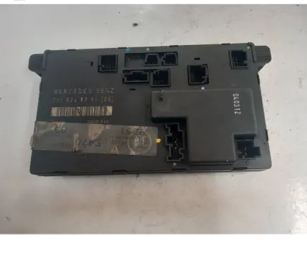 Mercedes-Benz E W211 Door control unit/module 2118208385 00008801