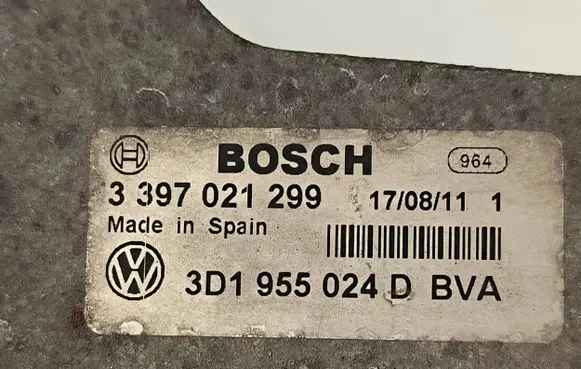 Volkswagen Phaeton Front wiper linkage and motor 3D1955024D