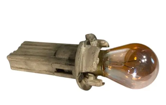 BMW X5 E53 Tail light bulb cover holder 195094