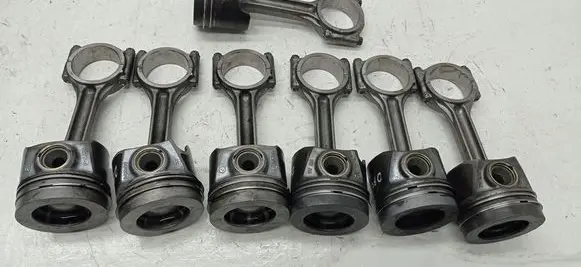Volkswagen PASSAT B8 Connecting rod/conrod 