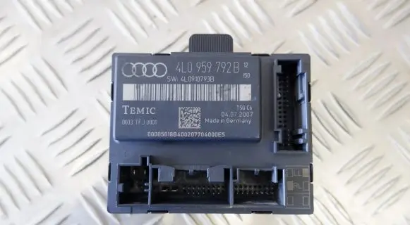 Audi Q7 4L Door control unit/module 4L0959792B 4L0910793B