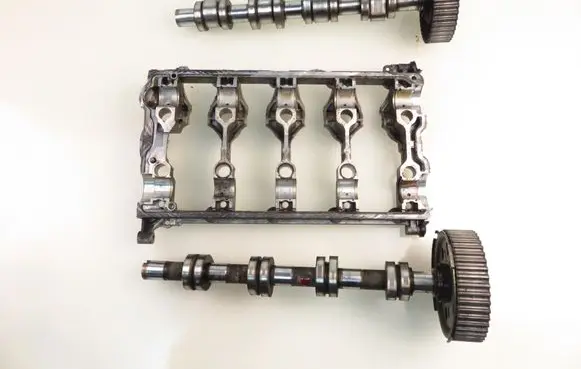 Volkswagen Touran I Camshaft 03G103308C