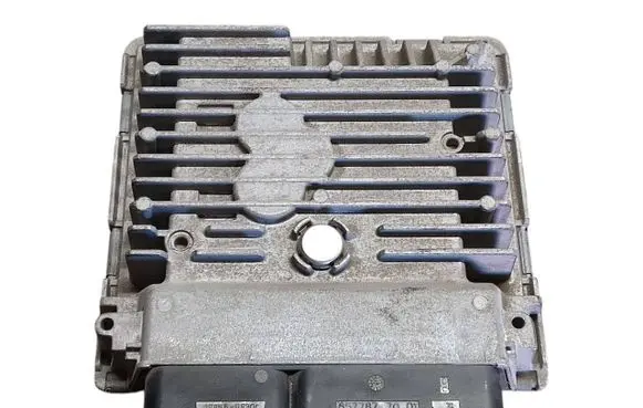Volkswagen Touran II Engine control unit/module 03L907425C 5WP42902AA