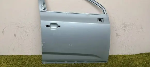 Chevrolet Orlando Front door