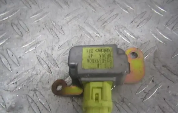 Mazda 323 F Airbag deployment crash/impact sensor b25d57kd0a