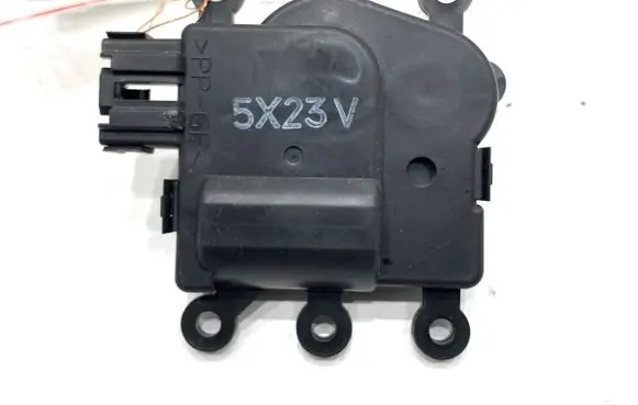 Mazda 3 II Air flap motor/actuator 