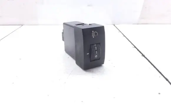 KIA Sorento Headlight level height control switch 751U00080 211000245