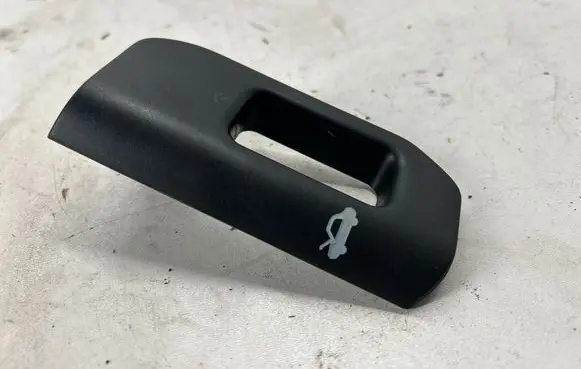 Maserati Ghibli Engine bonnet (hood) release handle 675000406 B780