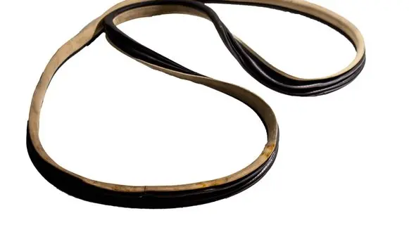 Mercedes-Benz R W251 Front door rubber seal A2516970151