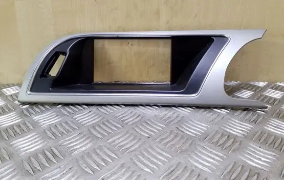 Audi A5 8T 8F Radio/GPS head unit trim 8T2857185F