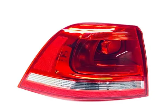 Volkswagen Touareg II Rear/tail lights 7P6945095D