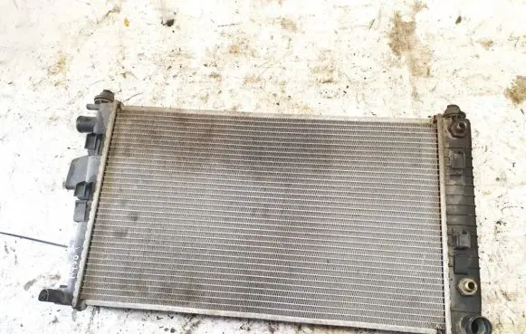 Mercedes-Benz Vaneo W414 Coolant radiator