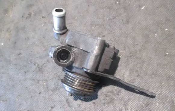 Ford Mondeo Mk III Electric power steering pump 167E33E33