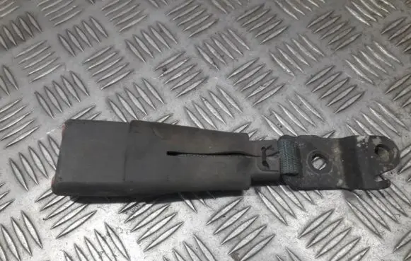 Toyota Prius (XW10) Rear seatbelt buckle