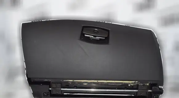 BMW 5 E60 E61 Glove box 7034080