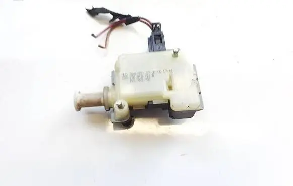 Volkswagen Touran I Central locking motor 1T0810773R 1K5959782