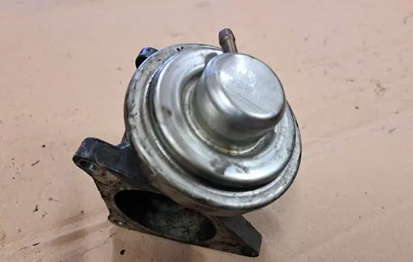 Audi A4 S4 B6 8E 8H EGR valve cooler 038131501AN 230608007