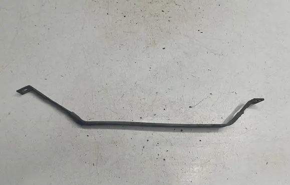 Fuel tank mounting bracket