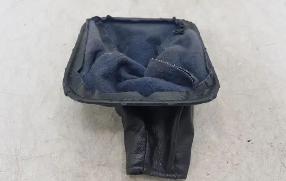 Toyota Avensis Verso Gear lever shifter trim leather/knob NOCODE
