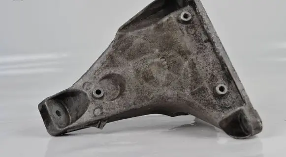 Audi A4 S4 B7 8E 8H Engine mounting bracket 8D0199308AB