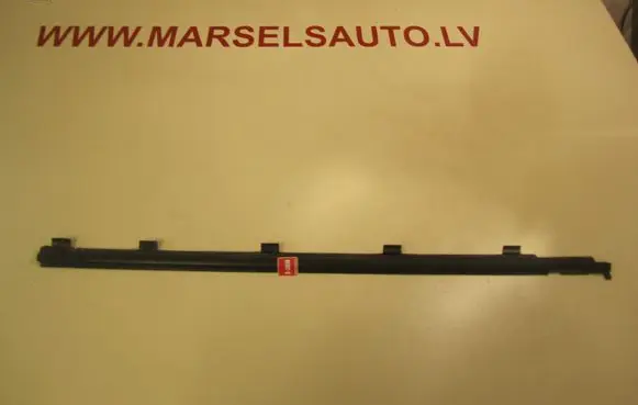 Front door glass trim molding