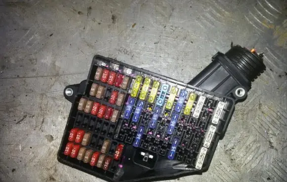 Skoda Fabia Mk1 (6Y) Fuse box set