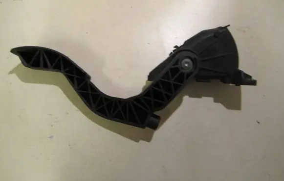 Audi A4 S4 B5 8D Accelerator throttle pedal 8D1721523 034199