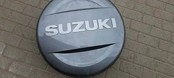 Suzuki Grand Vitara II Spare wheel section trim 7282165JT0A 12345678