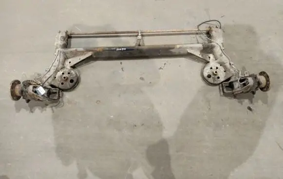 Volkswagen PASSAT B5 Rear subframe 