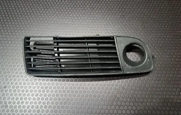 Audi A6 S6 C5 4B Front bumper lower grill 4B0807682H