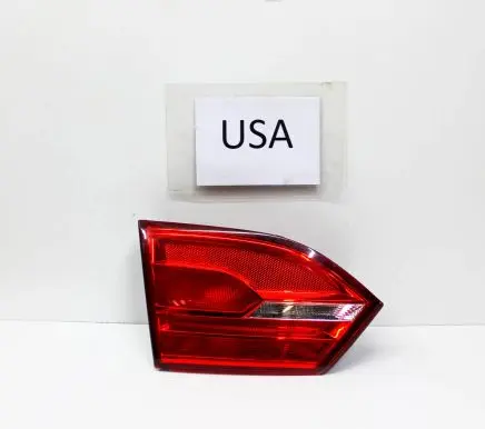 Tailgate rear/tail lights