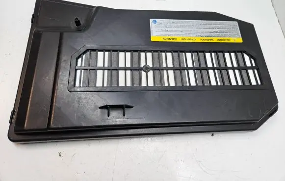 Volkswagen Touareg II Battery box tray cover/lid 7L0864643