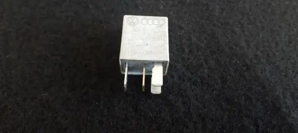 Volkswagen PASSAT B6 Other relay 1K0951253 V23374-A1601-X004