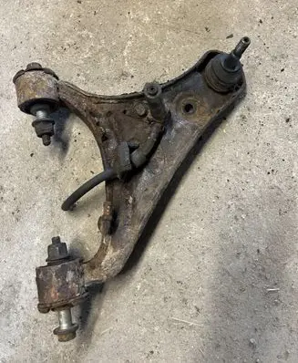 Land Rover Discovery 3 - LR3 Front upper control arm/wishbone 