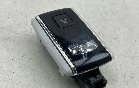 Peugeot 508 Rear seat light EMVR3864X 8957450 NFPWR20AW