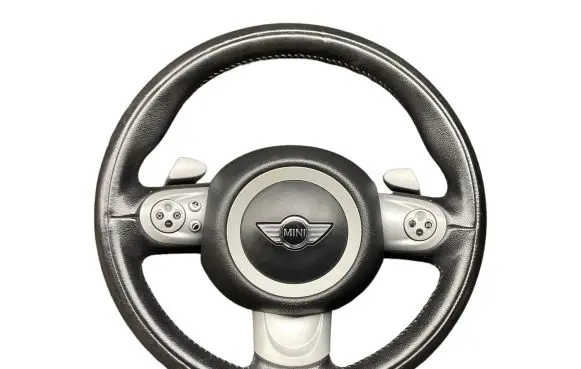 Mini One - Cooper Coupe R56 Steering wheel 3368R561 6782587 2757665