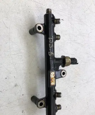 Citroen DS5 Fuel main line pipe