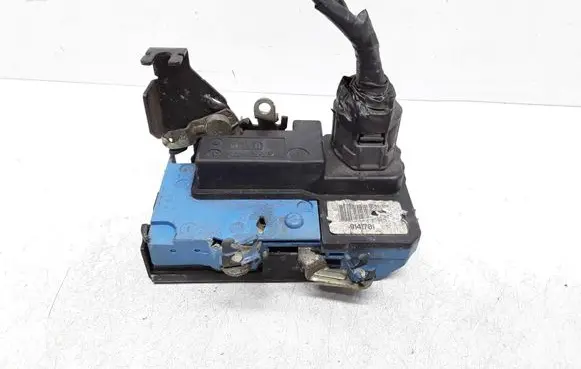 Volvo XC70 Front door lock 914701