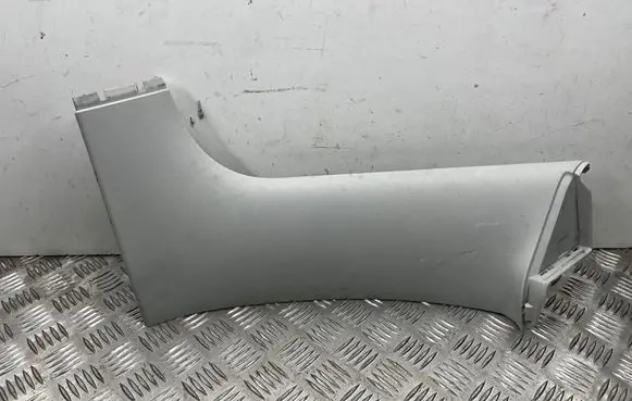 Skoda Octavia Mk2 (1Z) (D)pillar trim (top) 1Z9867248E
