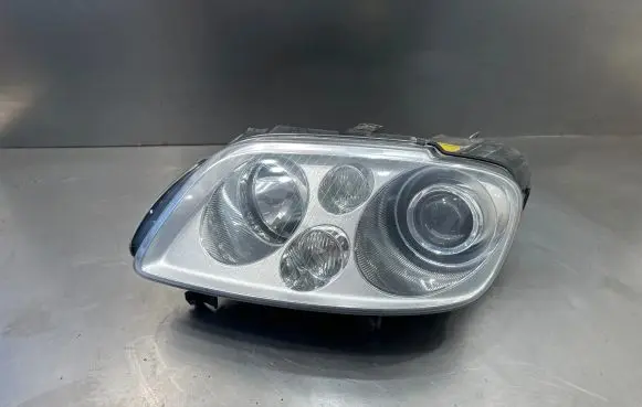 Volkswagen Touran I Headlight/headlamp 1T0941031F 0301205271